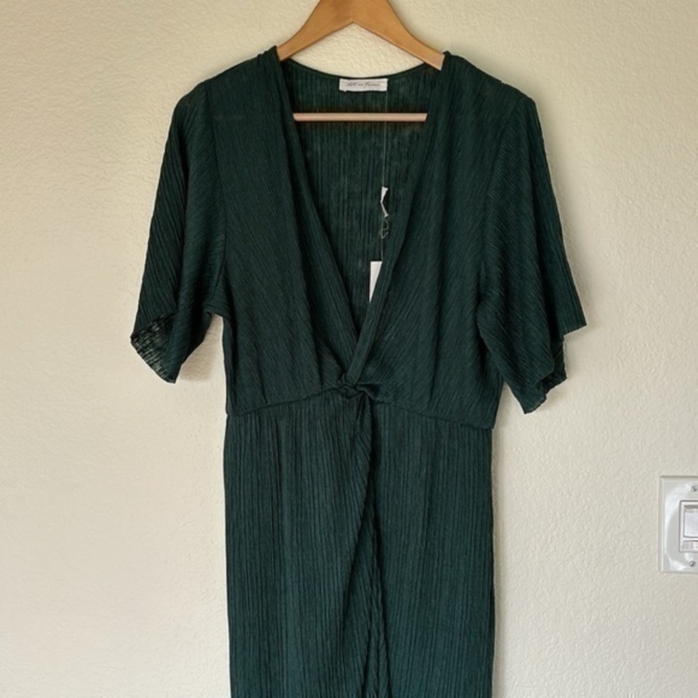 NWT all in favor, green crêpe, dress size large